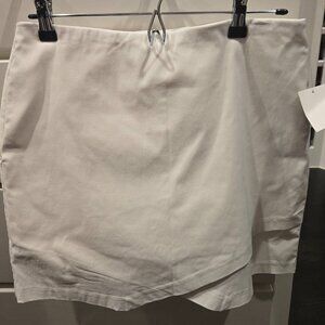 Versona White Pull On Skort